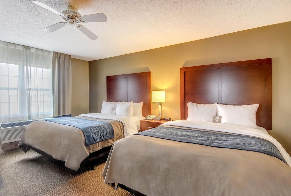 Comfort Inn & Suites Grafton-Cedarburg Buitenkant foto