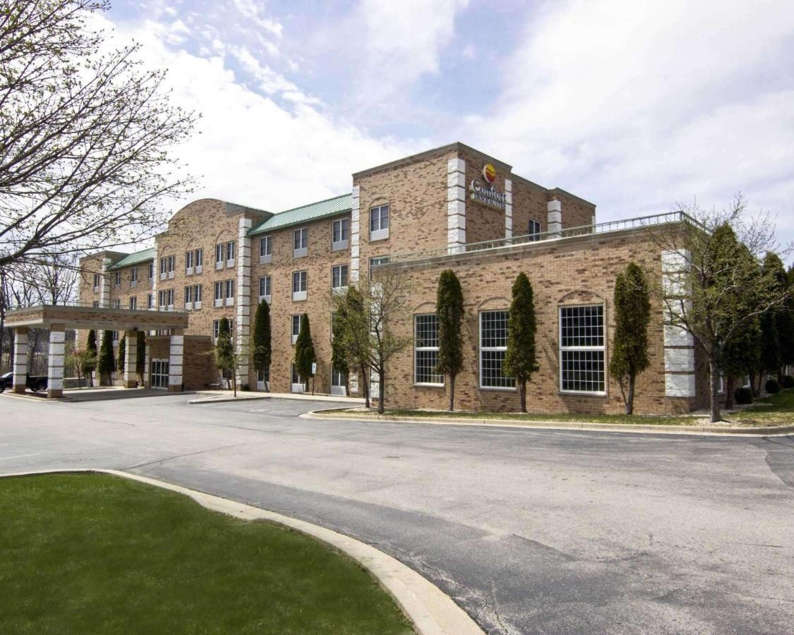 Comfort Inn & Suites Grafton-Cedarburg Buitenkant foto