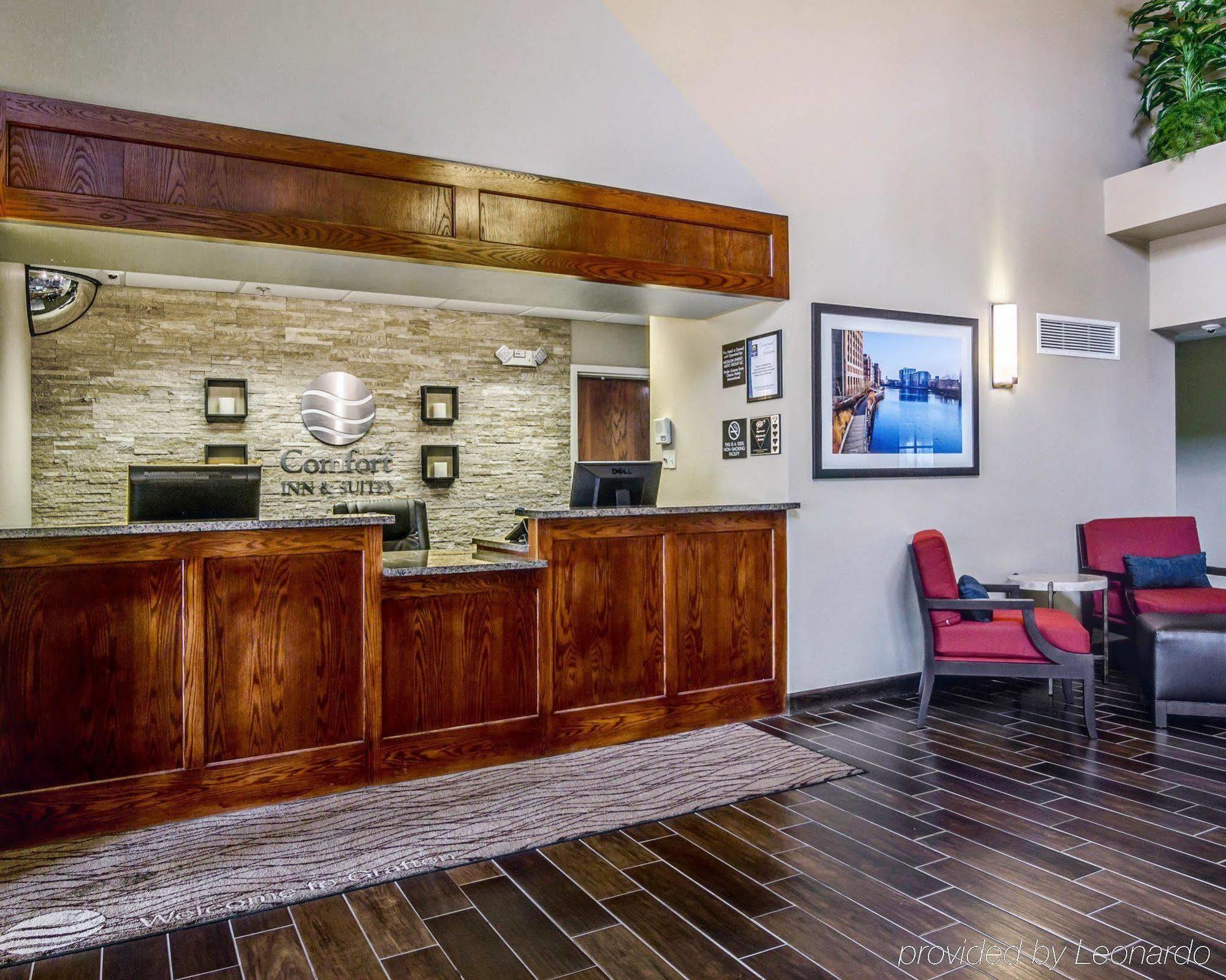 Comfort Inn & Suites Grafton-Cedarburg Buitenkant foto