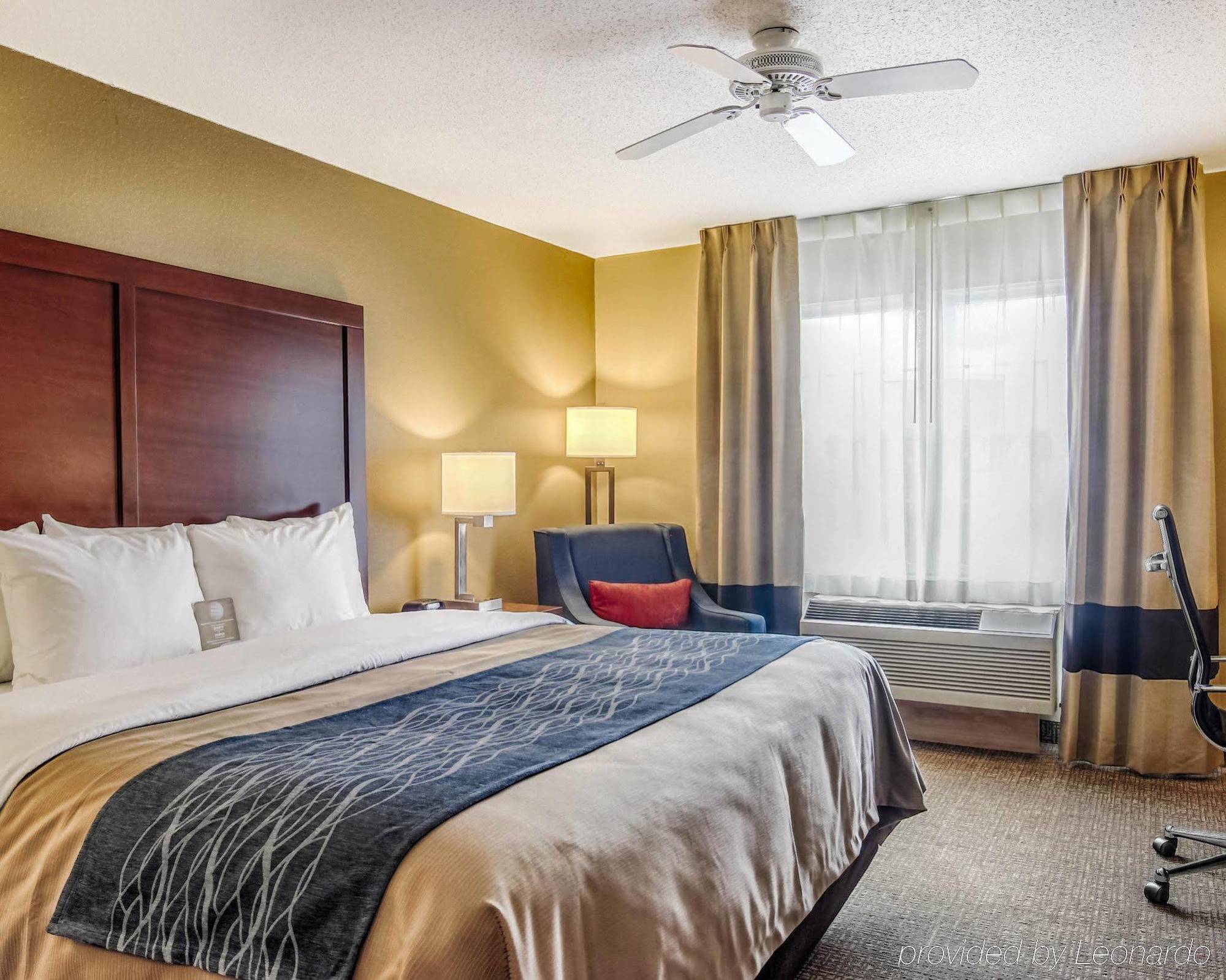 Comfort Inn & Suites Grafton-Cedarburg Buitenkant foto