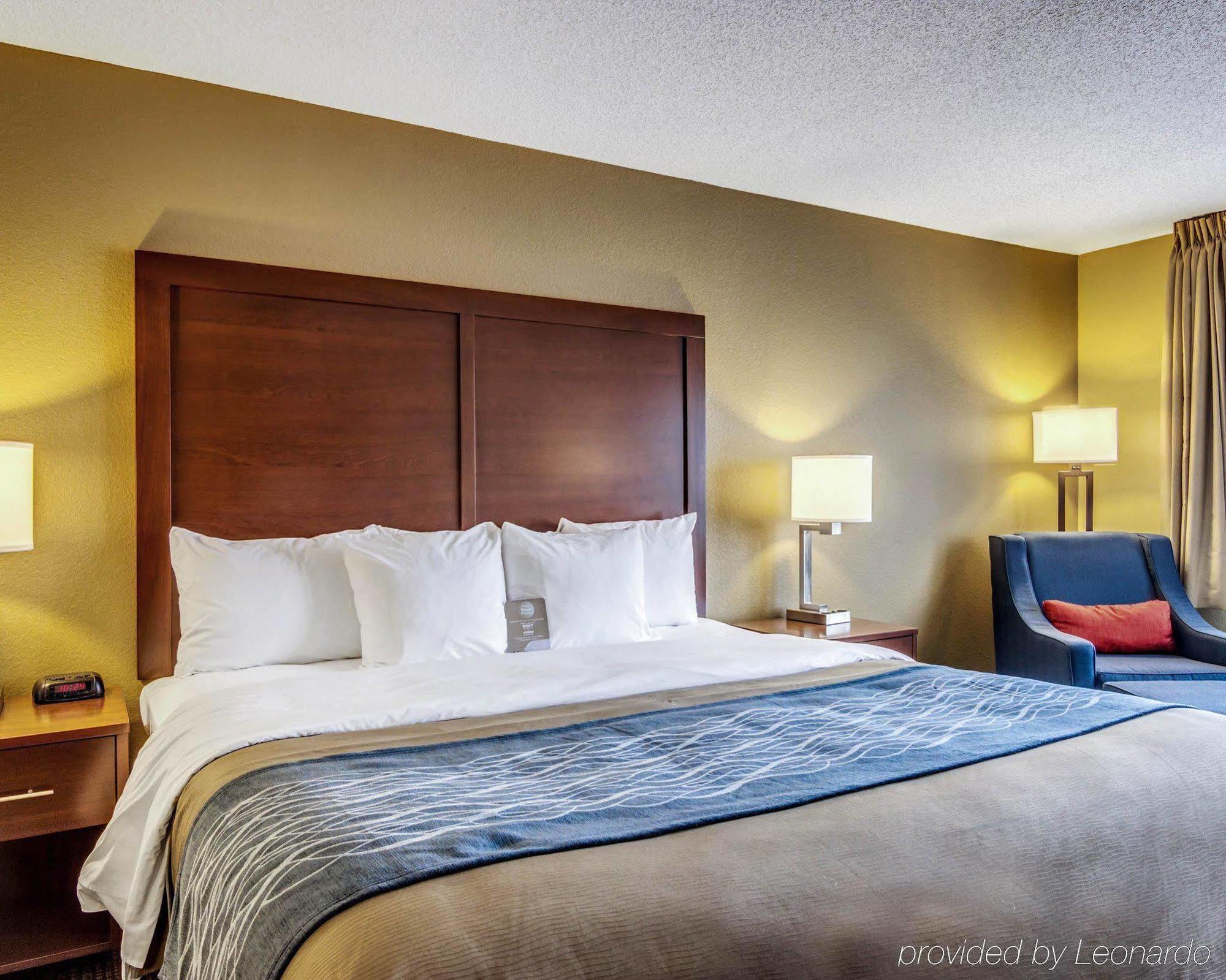 Comfort Inn & Suites Grafton-Cedarburg Buitenkant foto